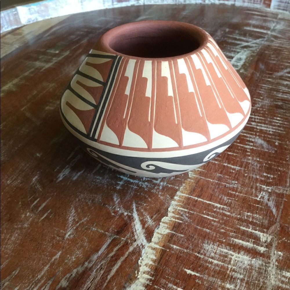 Jemez Pueblo pottery southwestern geometric D.Sandia seedpot ethnic home decor